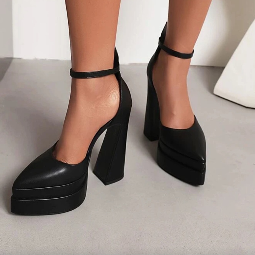 Women’s Elegant Black Platform Heels